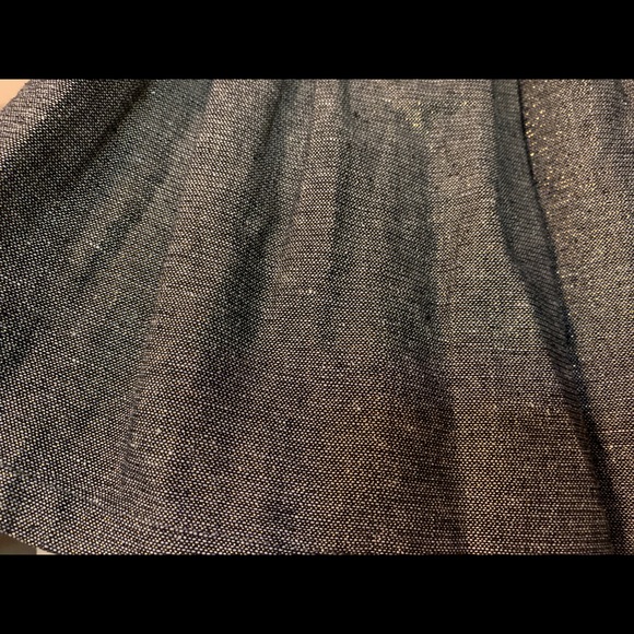 Black and Gold Skirt. Size 6 - Picture 2 of 4